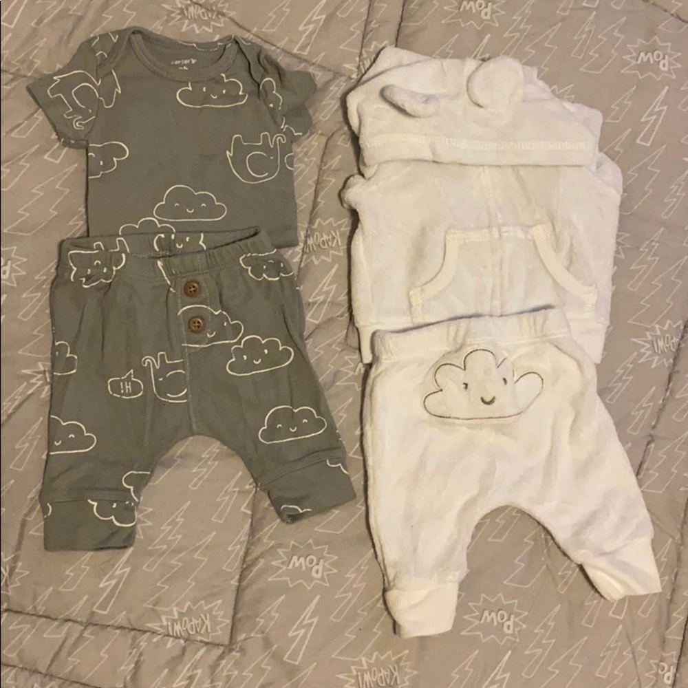 2 New Born Carter’s outfits